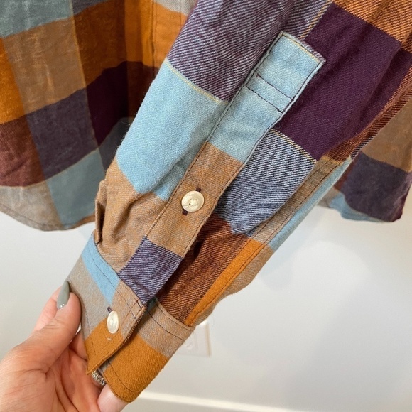 Columbia Plaid Long Sleeve Men's Button Up - Picture 5 of 6